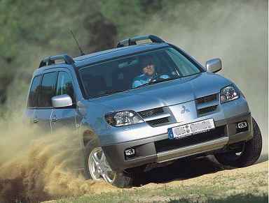 Mitsubishi Outlander 2,0 - Oktober 2003. 